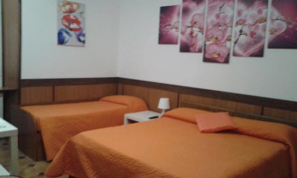 Albergo Ollolai Civitavecchia Dış mekan fotoğraf