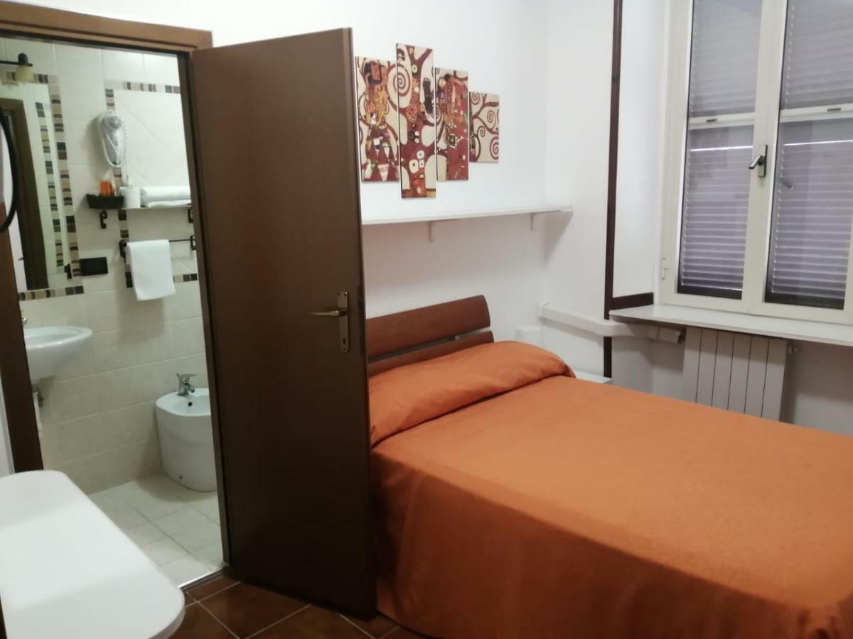 Albergo Ollolai Civitavecchia Dış mekan fotoğraf